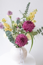 авторский букет на день матери с хризантемами