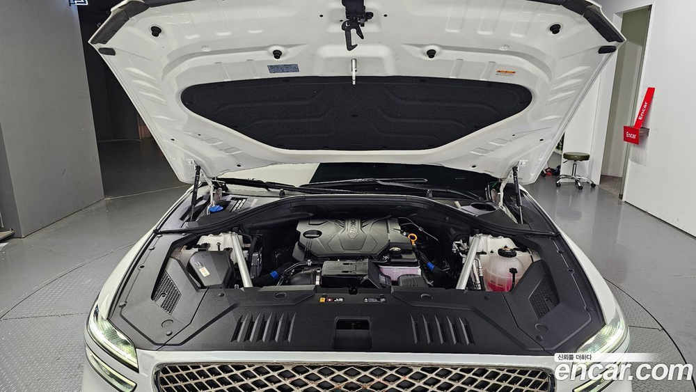 Genesis GV70 2.5T Бензин AWD (01.2022)