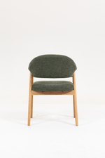 Стул обеденный Tavu с деревянными ножками зеленый