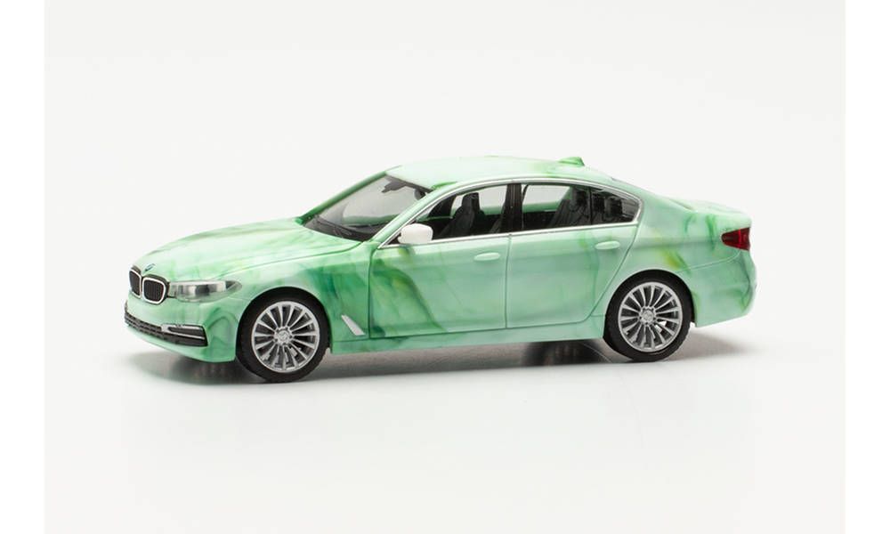 Автомобиль BMW 5ER LIMOUSINE, зеленый мрамор