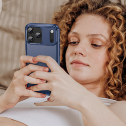 Чехол синего цвета на iPhone 17 Pro Max, мягкий отклик кнопок, серия Carbon (с дизайном под карбон) от Caseport