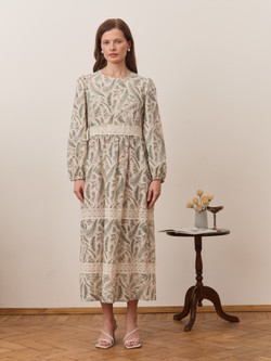 Платье с кружевными вставками