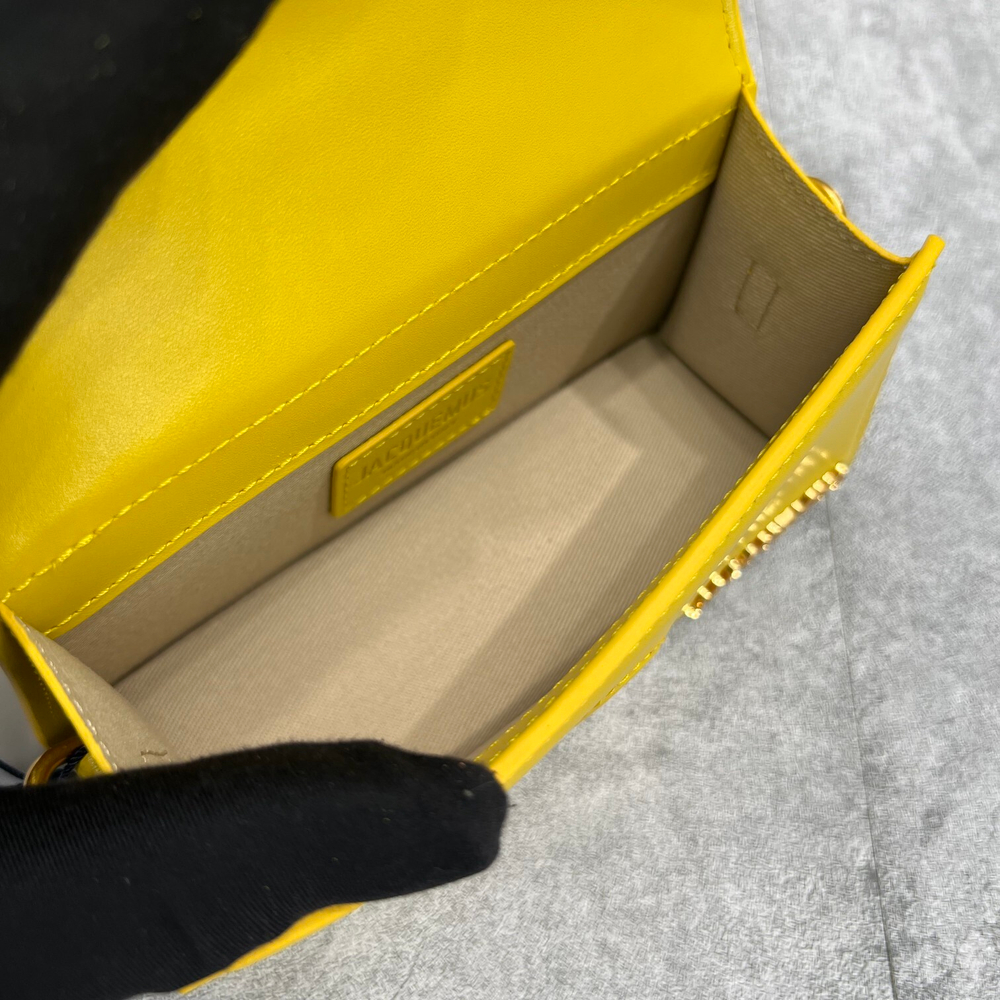 Jacquemus Le Bambino 17 cm