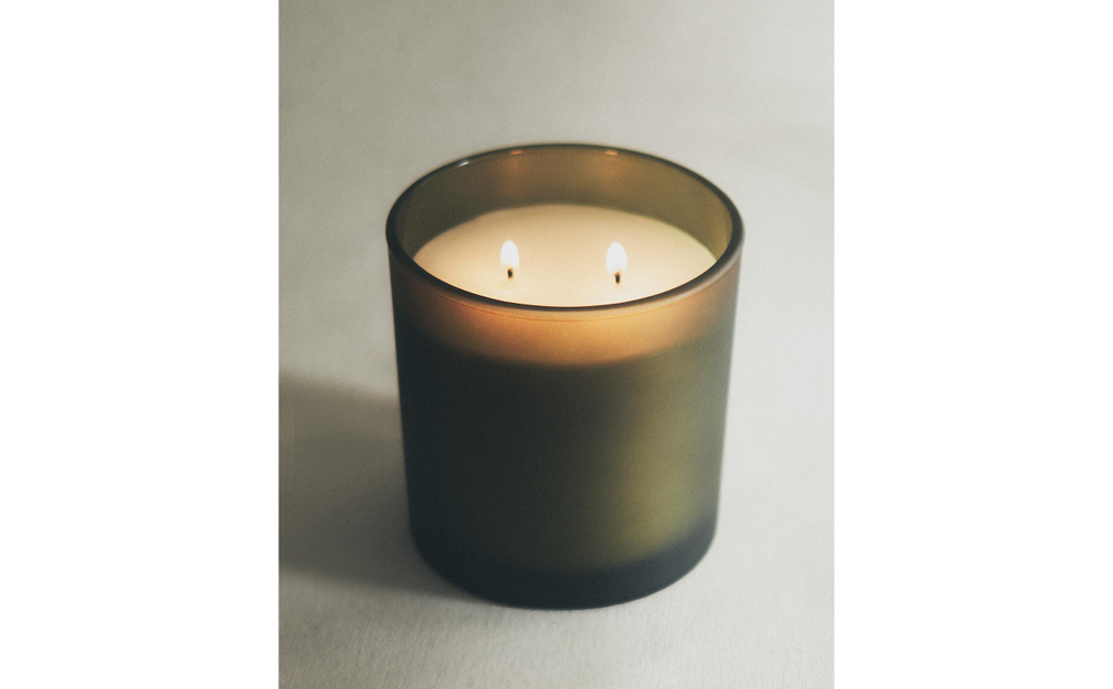 Zara Home Свеча ароматическая Tuberose 350 г, растительный воск, аромат цветочный, Розовый