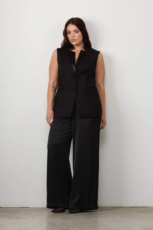 Жилет удлиненный с атласными лацканами, черный