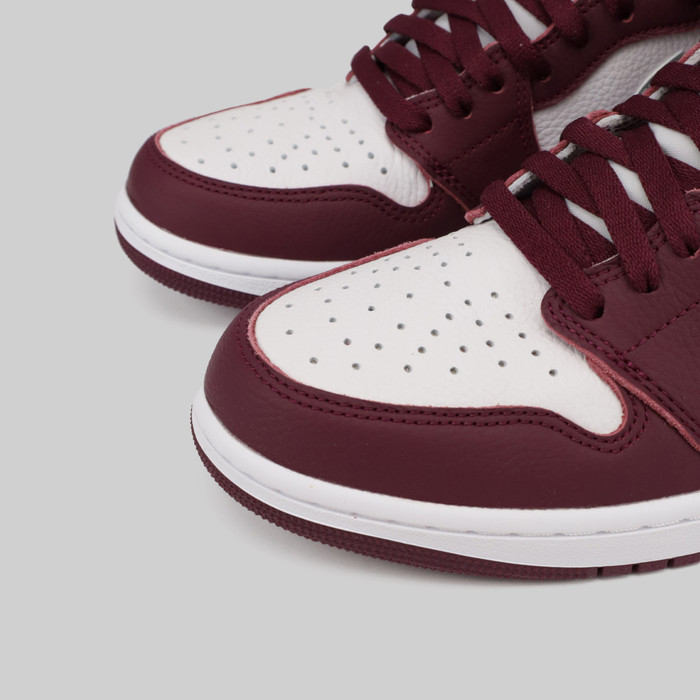 Кроссовки Jordan 1 Retro High OG Bordeaux артикул:555088-611 - купить в магазине Дайс