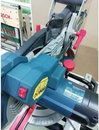 Торцовочная пила с протяжкой BOSCH GCM 8 SJL, 1600 Вт