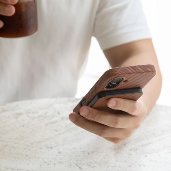 Чехол Native Union Re(Classic) MagSafe для iPhone 17, коричневый