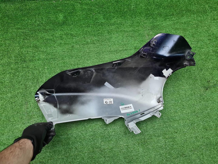 Накладка передняя правая BMW R18B (2021-н.в.)