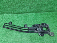 Накладка ПТФ правая Toyota Land Cruiser 200 15-21