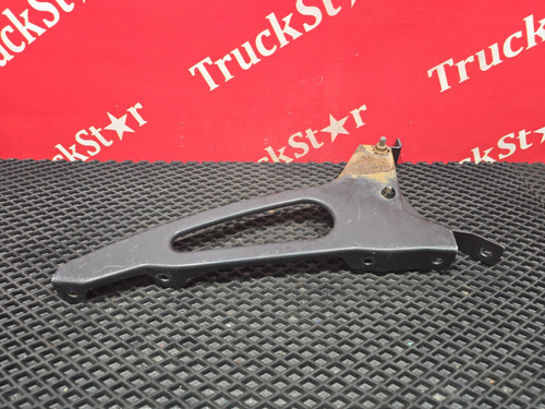 Кронштейн спойлера верхнего левый