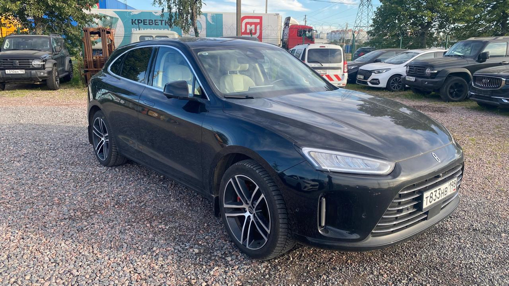 AITO M5 PHEV 1.5 4WD Extended Range Ultimate Version