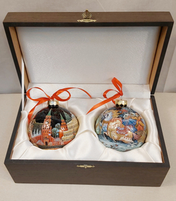 Набор новогодних шаров с полной росписью "Тройка" и  "Москва"