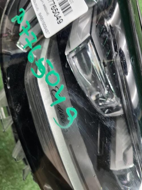 Фара правая Cadillac Escalade 5 (2020-н.в.) LED