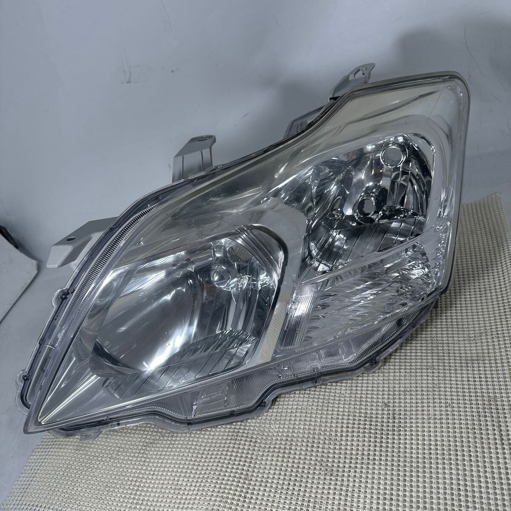 фара левая Toyota Premio NZT260 ZRT265 20-444