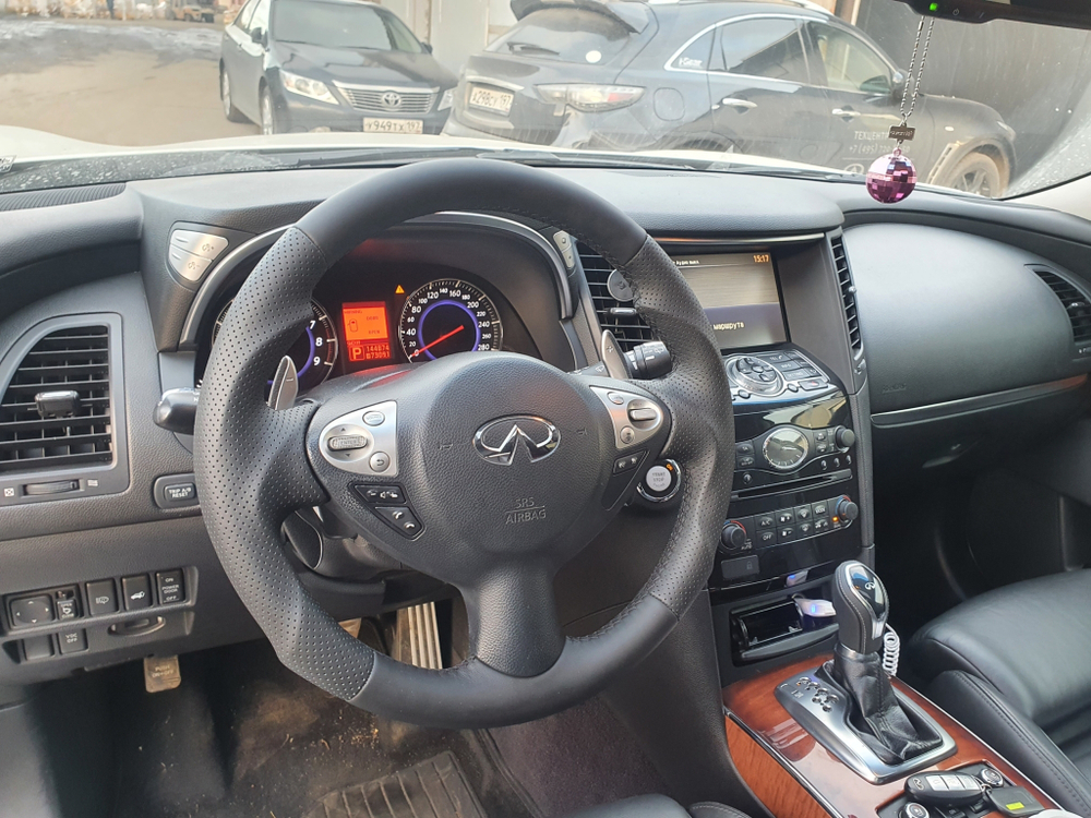 Руль ver.1 Infiniti FX37/FX50/FX30/QX70 черный