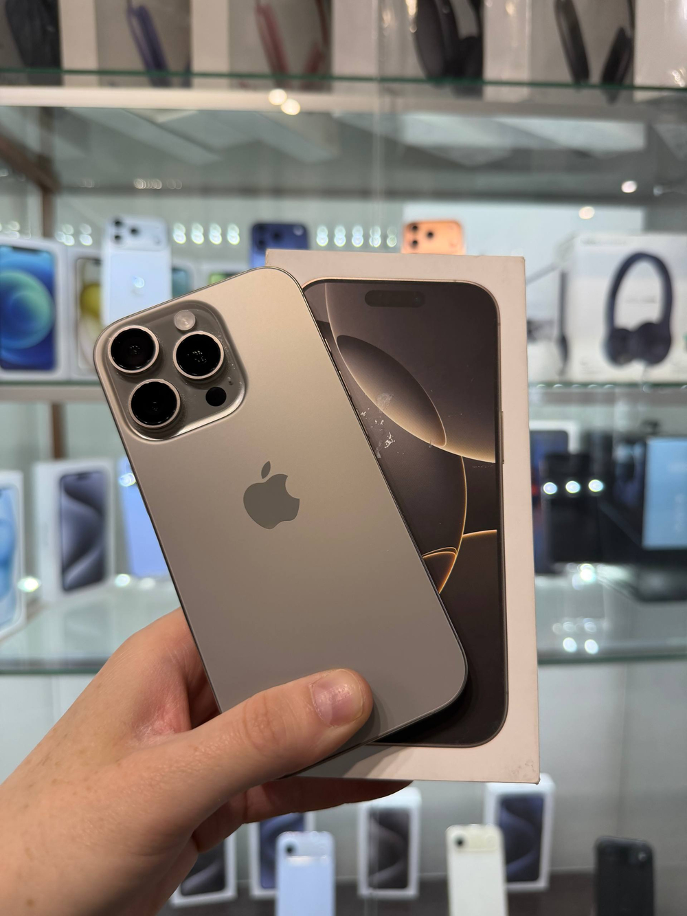 Apple iPhone 16 Pro 128Gb Natural Titanium Б/У