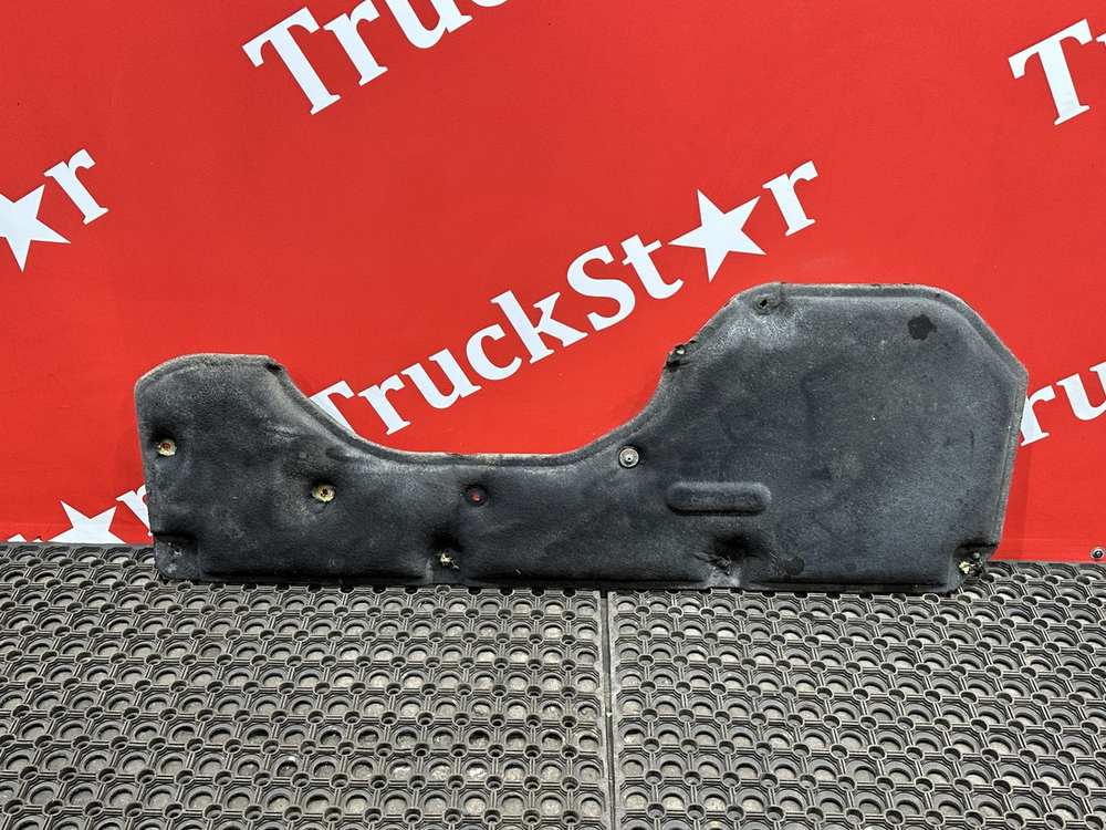 Шумоизоляция двигателя правая