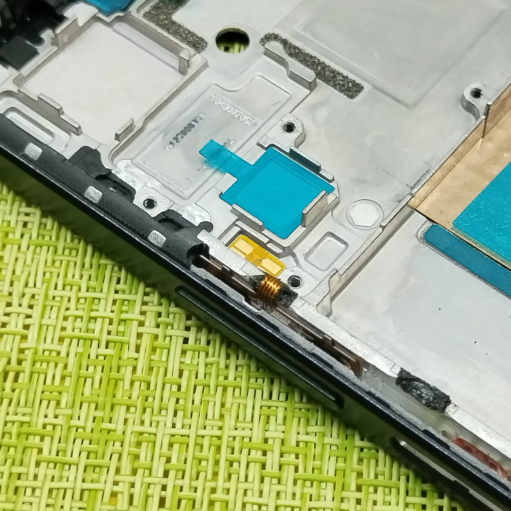 Poco F5 5G (23049PCD8G) / часть корпуса (рамка дисплея)  (ORIG-SP)