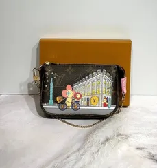 Клатч женский Louis Vuitton Mini Pochette Accessoires коричневый