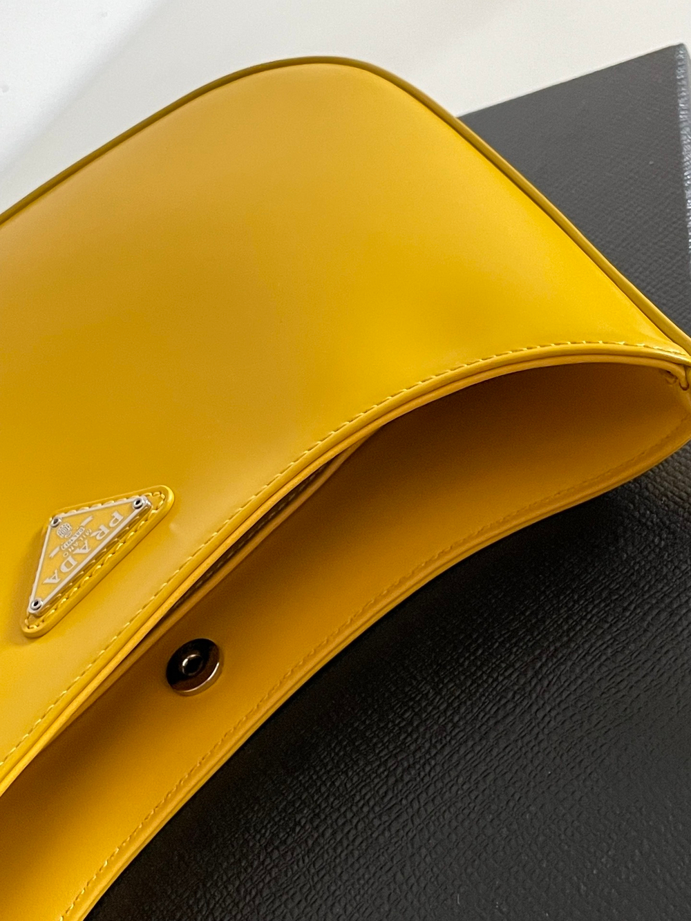Prada Cleo 27 cm