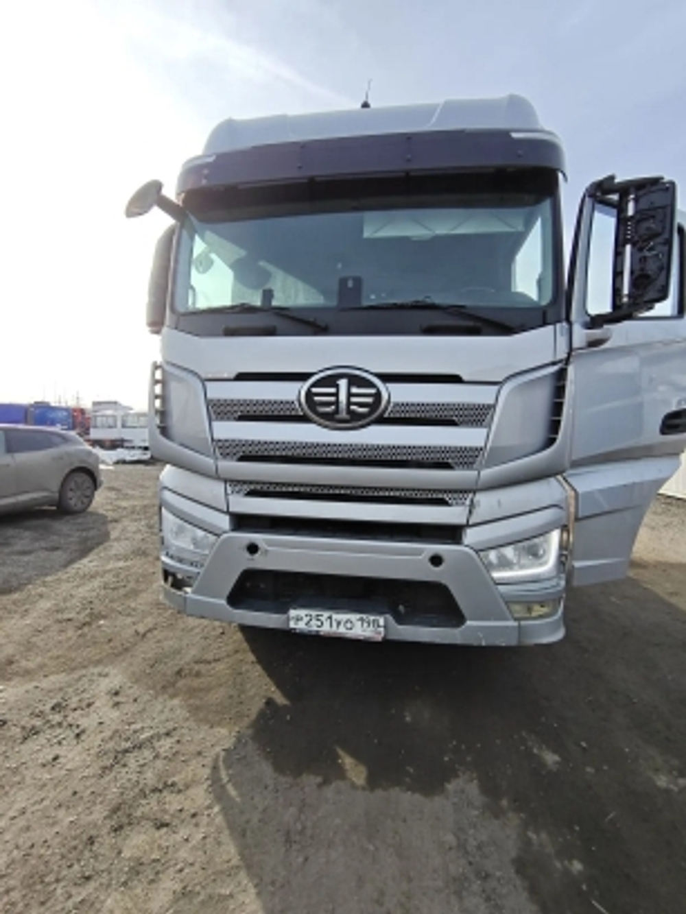 FAW J7 4x2 Седельный тягач CA4180P77K25E5 (Дизельный, 12,5 л, 553 л.с., АТ)
