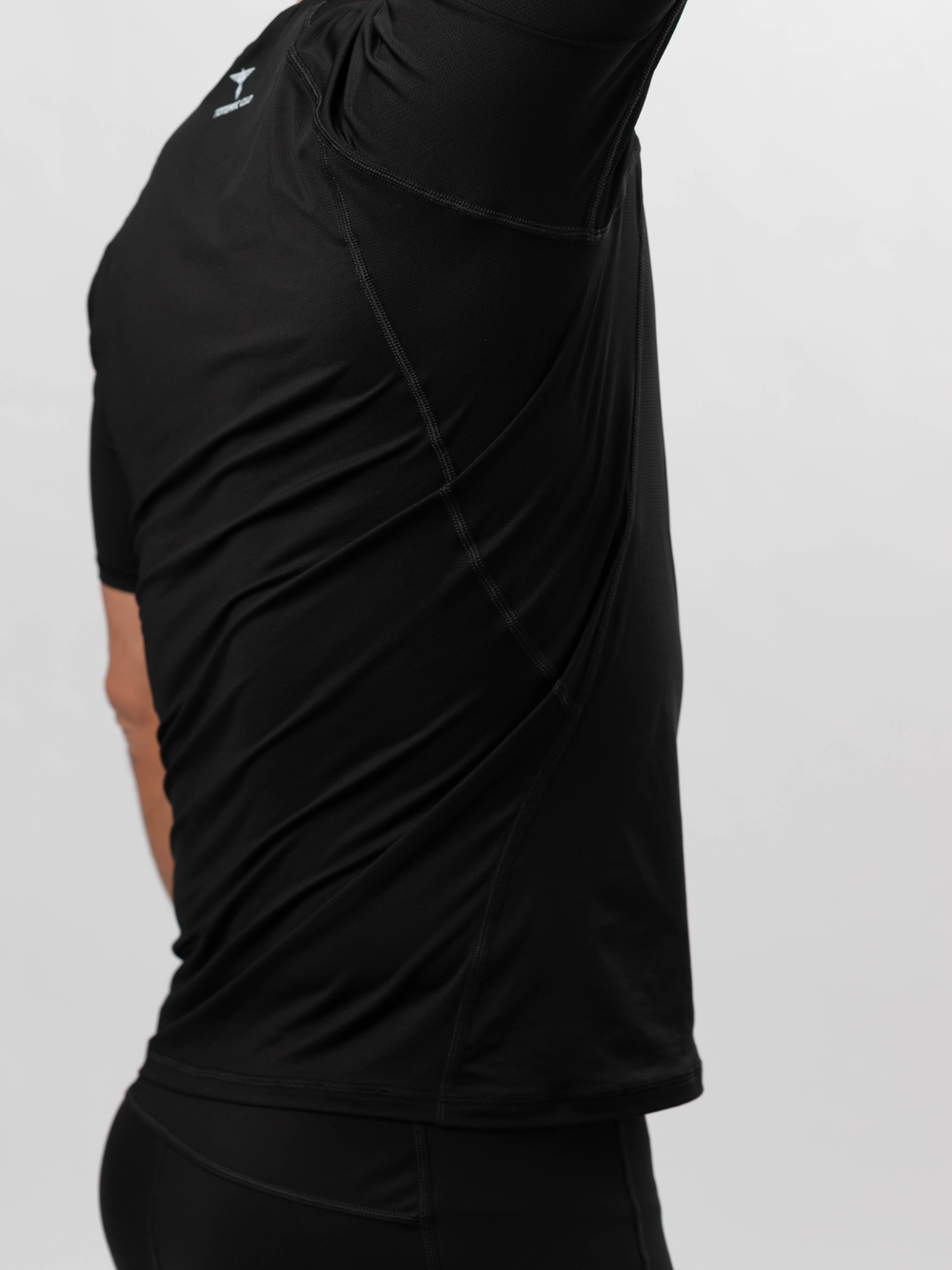 Спортивная футболка DRI FIT реглан TOTEMIC CLO черная