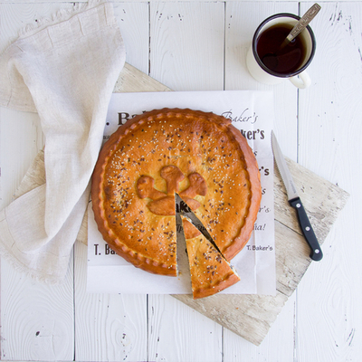 Пирог с грибами в сметанном соусе