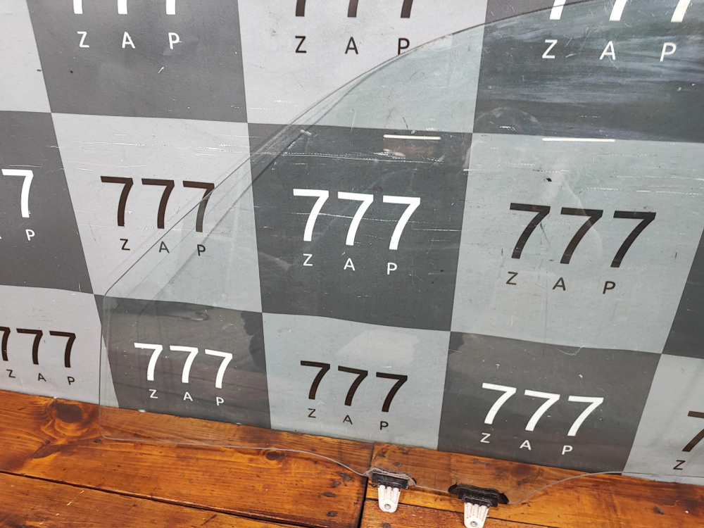 Стекло переднее левое Grand Vitara 2 (JT) 05-15 Б/У Оригинал 8450265J00