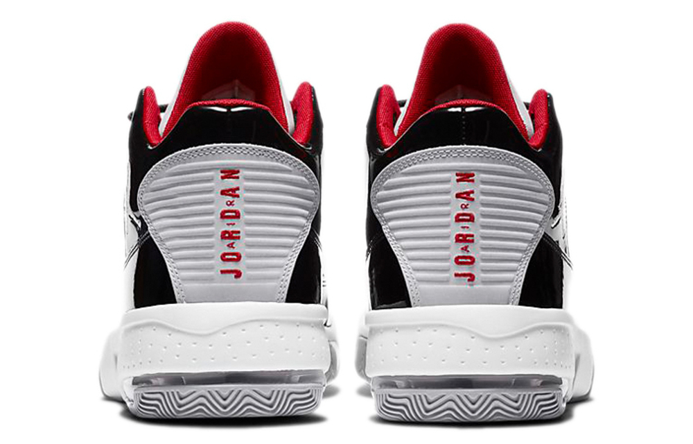 Кроссовки Jordan Max Aura 2
