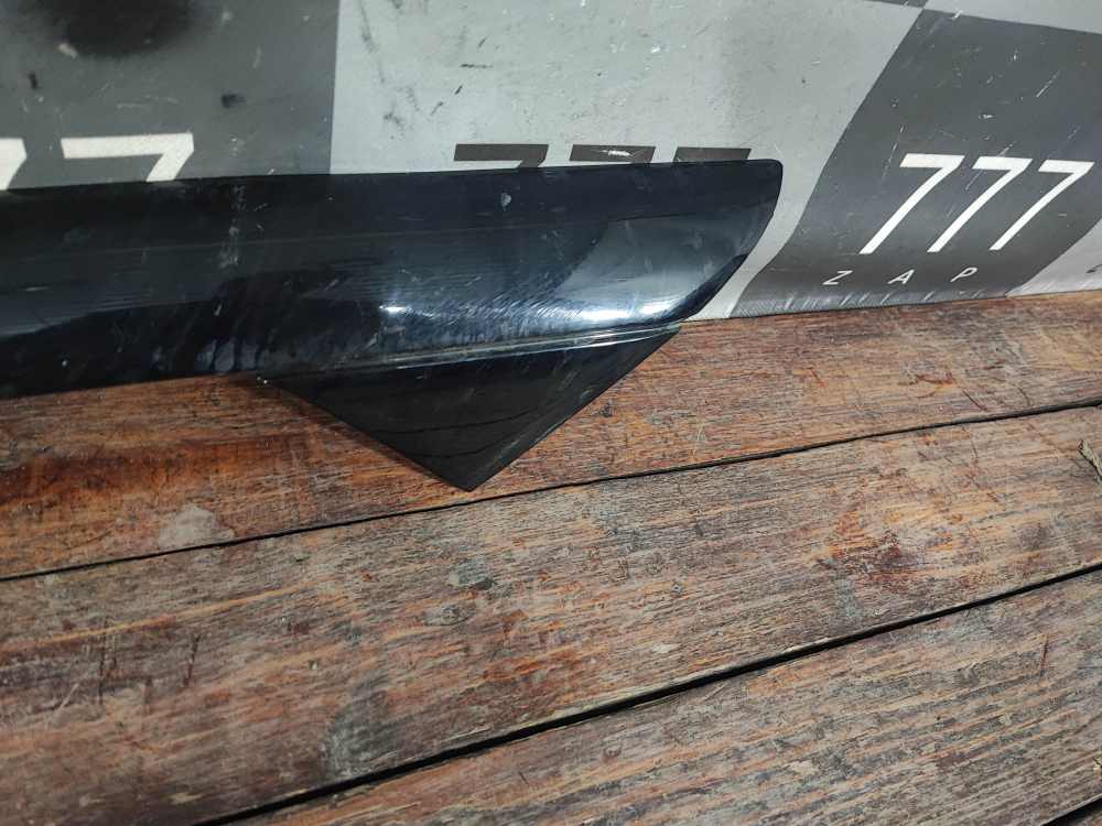 Накладка лобового стекла правая Ford Explorer 5 10-19 Б/У Оригинал BB5Z7803144AA