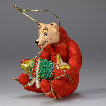 Ёлочная игрушка Медвежонок с большой рыбой