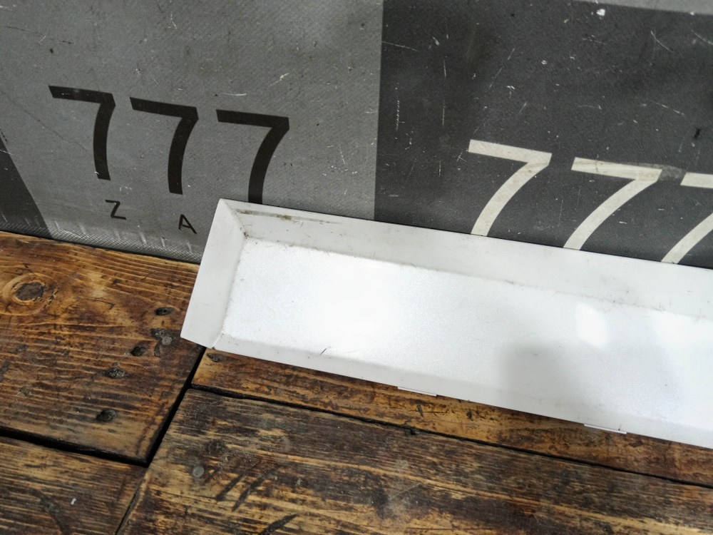 Накладка двери задней правой Kia Seltos 19-нв Б/У Оригинал 87736Q5010