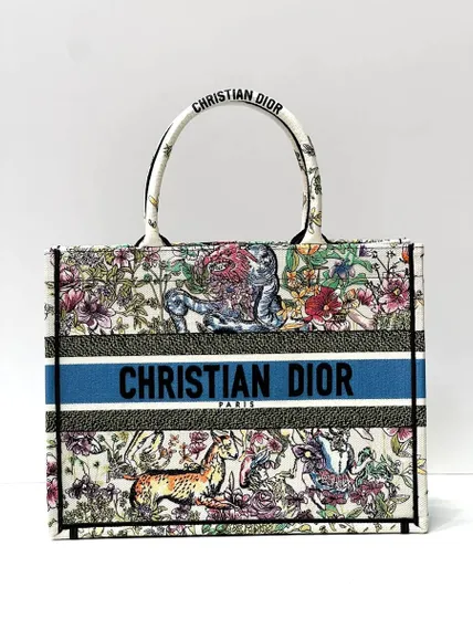 Сумка Dior Book Tote, модель среднего формата белый