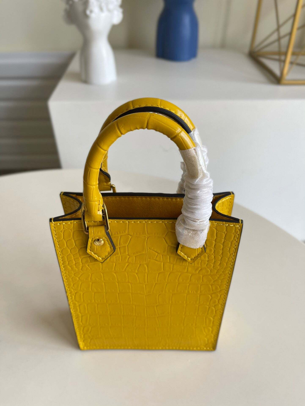 Louis Vuitton Petit Sac Plat