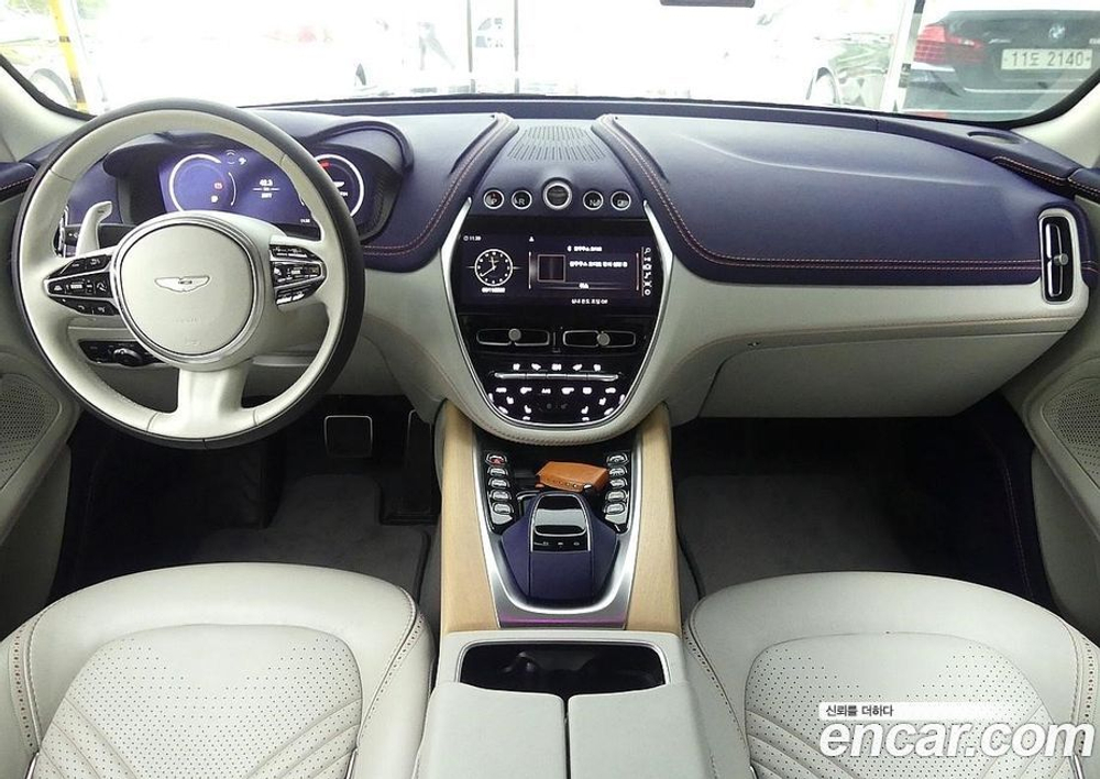Aston Martin DBX 4.0 V8 (12.2021)