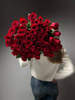 Букет из 51 красных роз под ленту