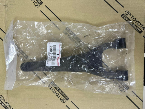 Вилка сцепления 31204-37040