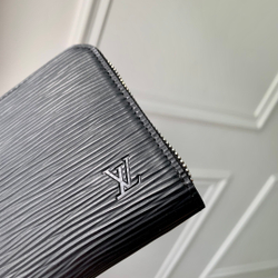 Louis Vuitton Zippy Wallet