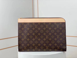 Клатч Louis Vuitton