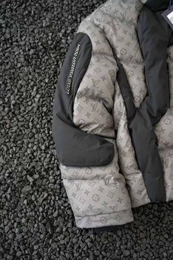 Пуховик Louis Vuitton