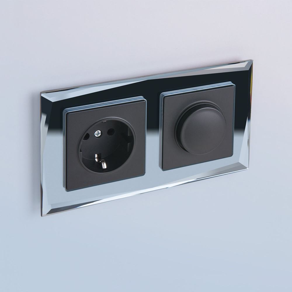 Розетка с заземлением (черный матовый)