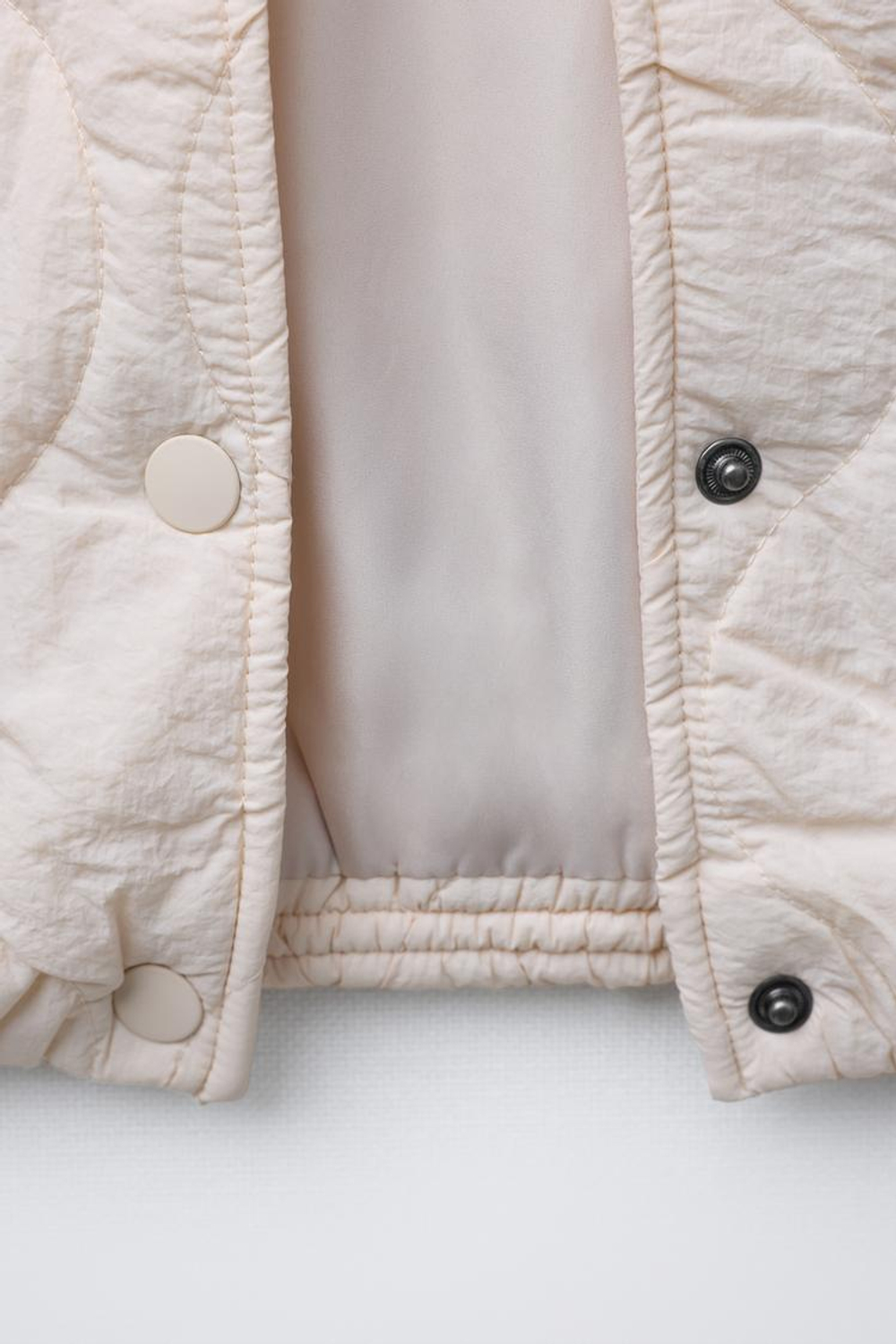 ZARA СТЕГАНАЯ КУРТКА С КАПЮШОНОМ И ВЫШИВКОЙ В ВИДЕ МЕДВЕЖОНКА, ЭКРЮ