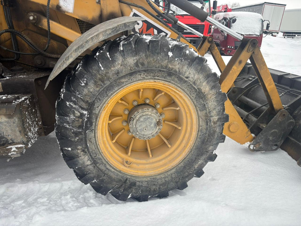 RUNMAX SE460* Экскаватор-погрузчик SE460 (Дизельный, 4,8 л, 102 л.с., АТ)