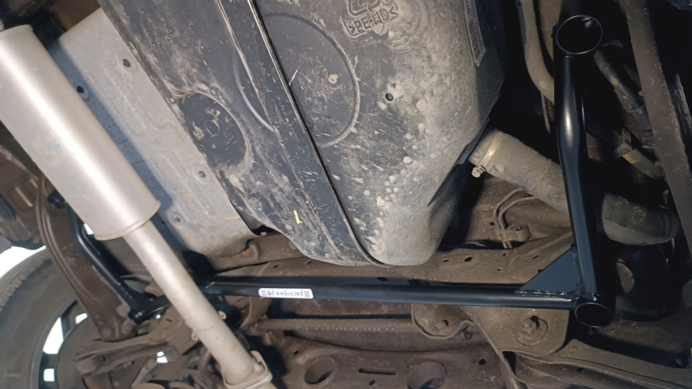 Усилитель заднего подрамника спереди Kia Sportage (5-го поколения) NQ (ПОД ЗАКАЗ)