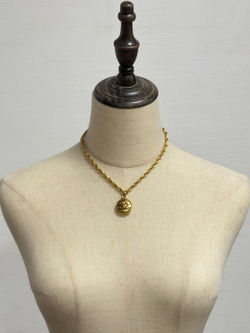 Кулон с лого Chanel