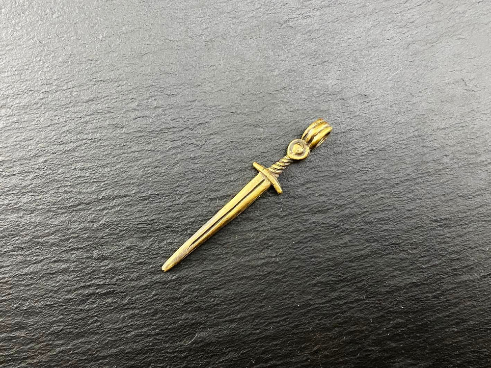 Подвеска. Меч Довмонта