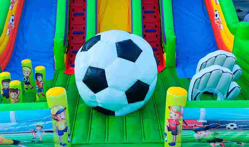 Коммерческий надувной батут «Футбол», 10*10*6 м