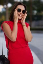 трикотажный топ  в алом цвете