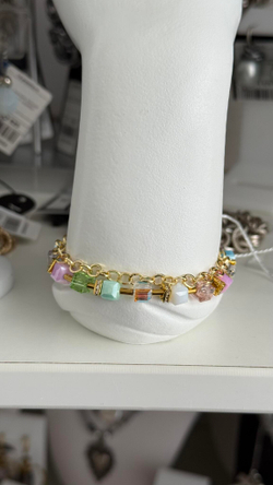 Браслет двойной из микса кубиков Swarovski и цепочки ролло, оттенок золото